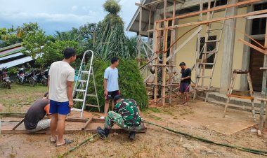 Pos Segumun Satgas Pamtas RI-Malaysia Yonarmed 16/TK melaksanakan kegiatan Karya Bhakti di Gereja