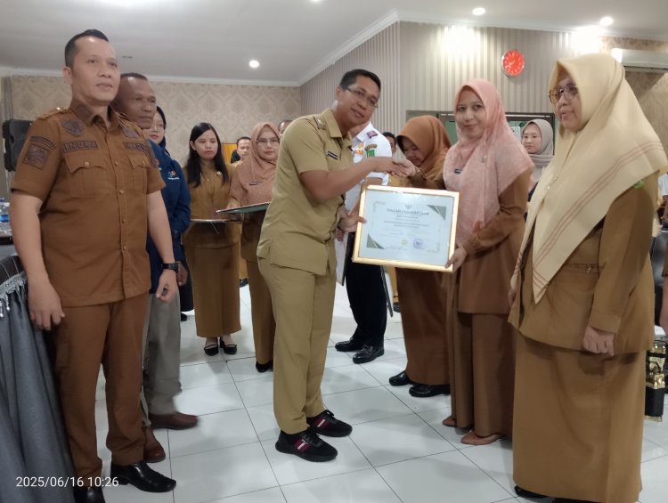 Pemkab Rohil Gelar Bimtek Romantik dan Serahkan Penghargaan OPD