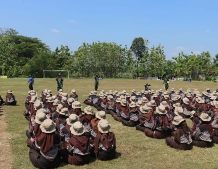 Bati Koramil Latih Korps Kadet SMKN 1 Jenar, Tanamkan Disiplin dan Cinta Tanah Air